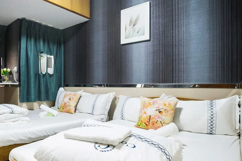 Kwong Hang Travel Guesthouse - Image 1
