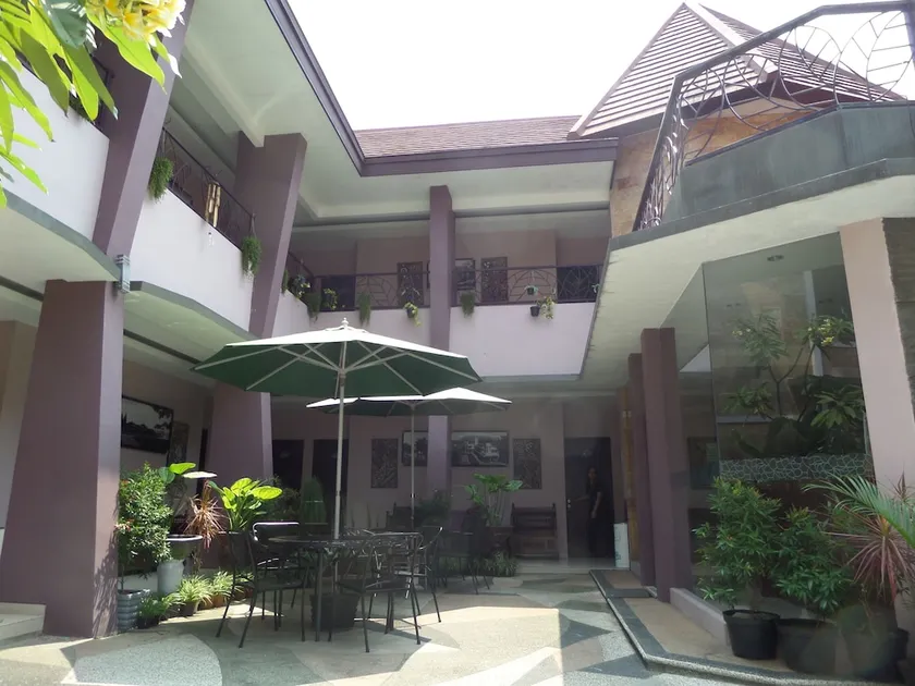 D Pavilion Guesthouse - Image 1
