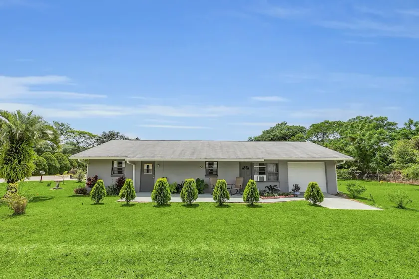Charming Pool Home Minutes From Downtown Orlando and Winter Garden - Image 1