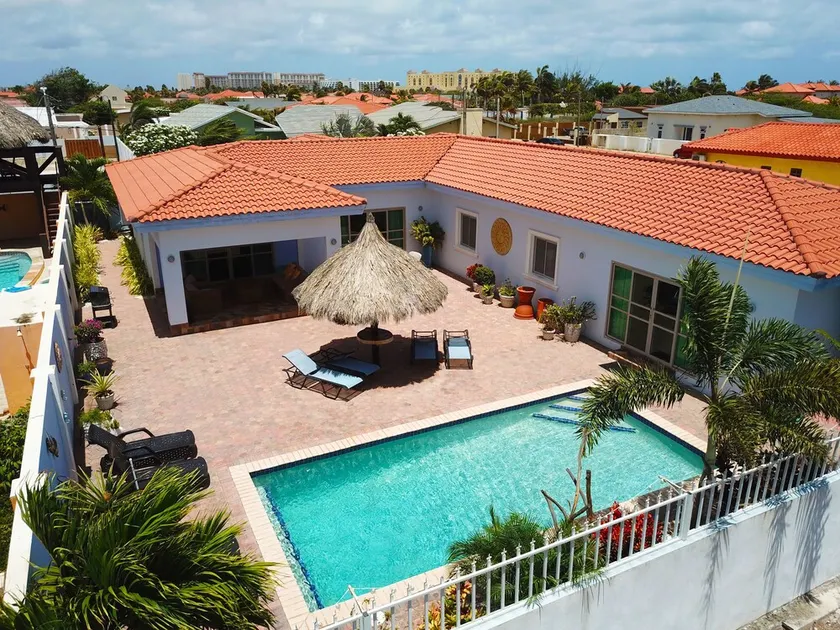 Island Sun Villa - Image 1