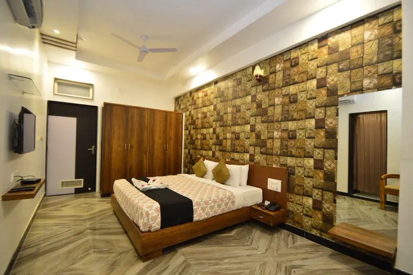 Hotel Yorkshire Inn Udaipur - Image 1