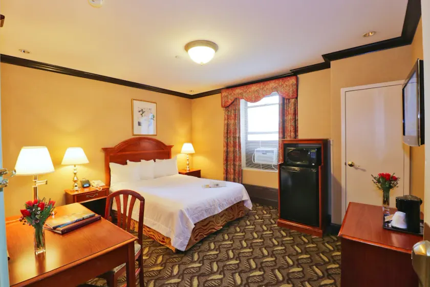 The Hotel Newton - Image 1