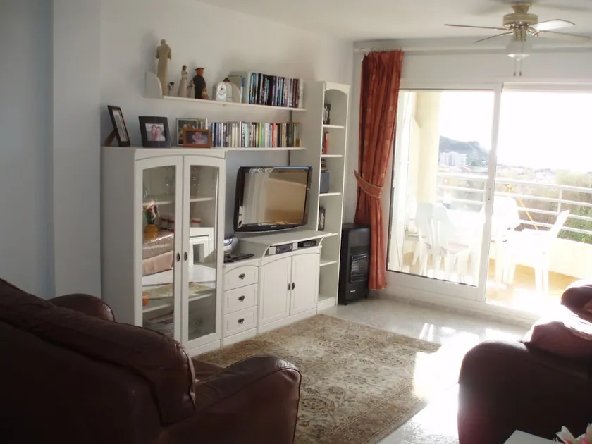 Fabulous Apartment With the Best View in Town Quiet Area, Short Walk to Centre - Image 1