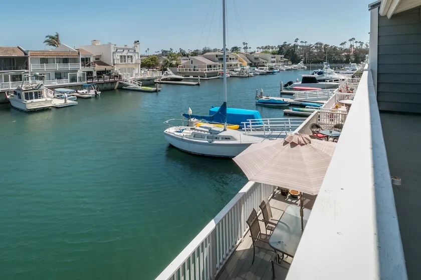 Harborside House In Oxnard 3 Bedroom Home - Image 1