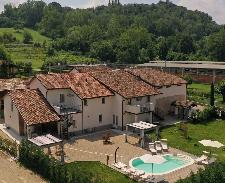 Laura's Country Resort - Image 1