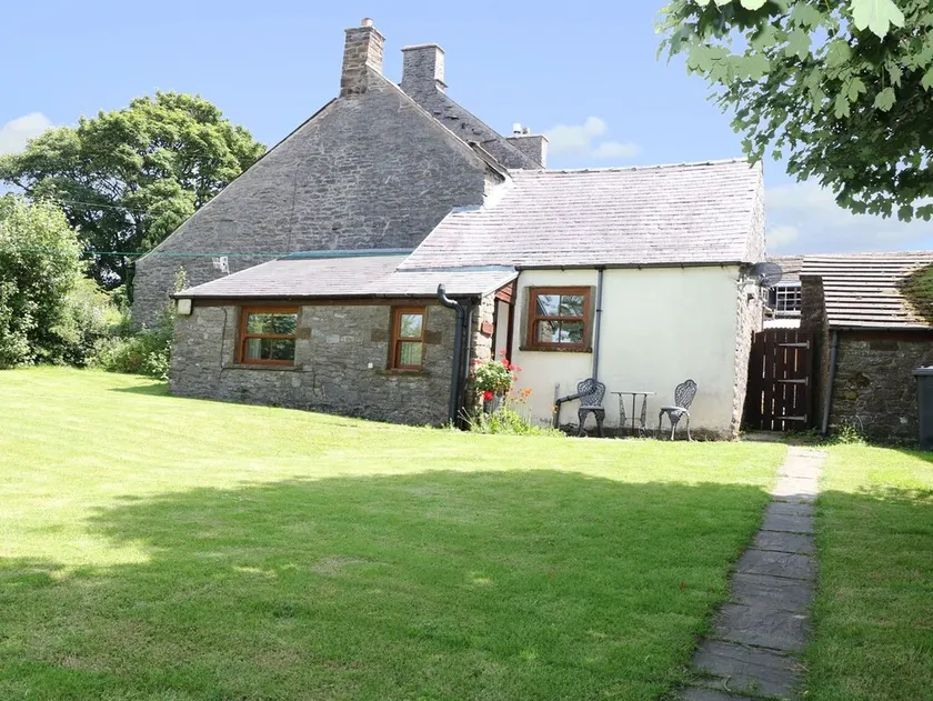 Garden Cottage - Image 1