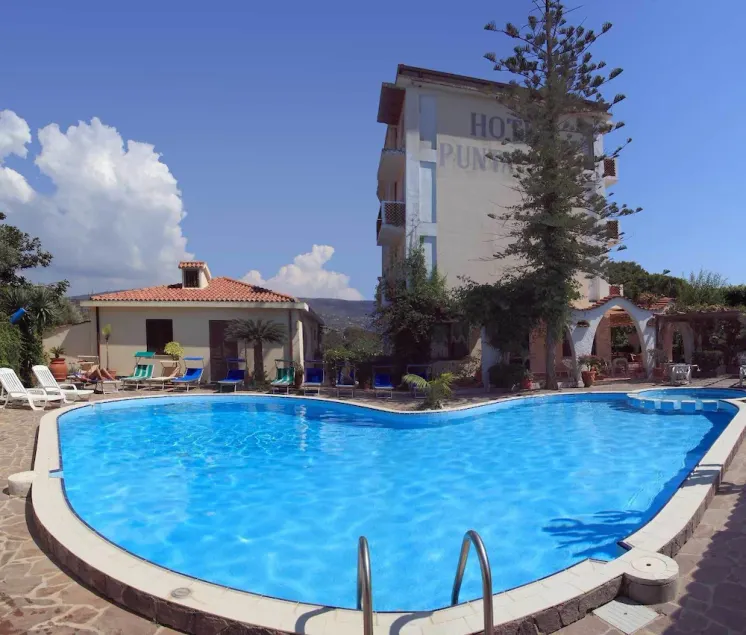 Hotel Punta Faro - Image 1