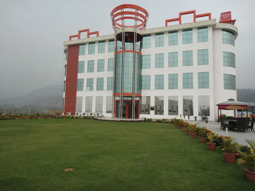 Orange Resort - Image 1