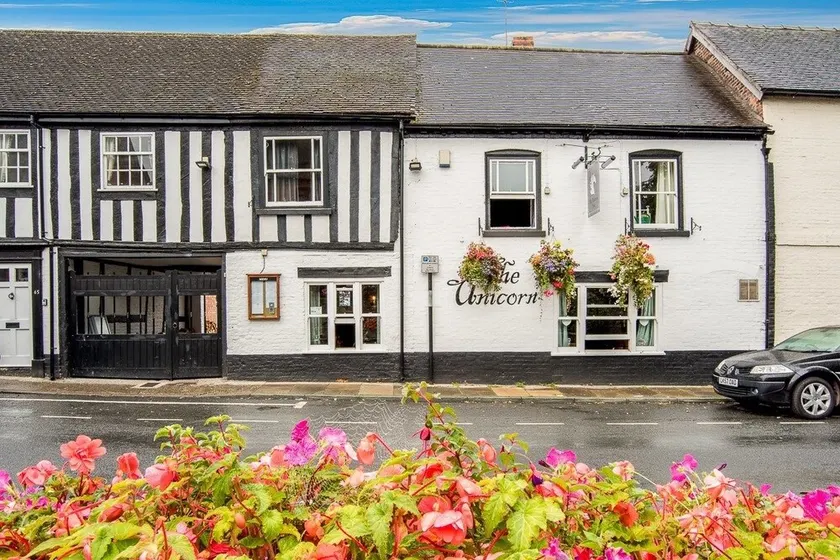 Unicorn Inn - Image 1