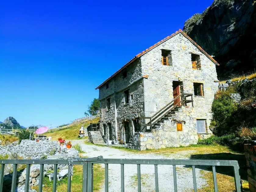 Apartamentos Rurales La Pinietsa - Image 1