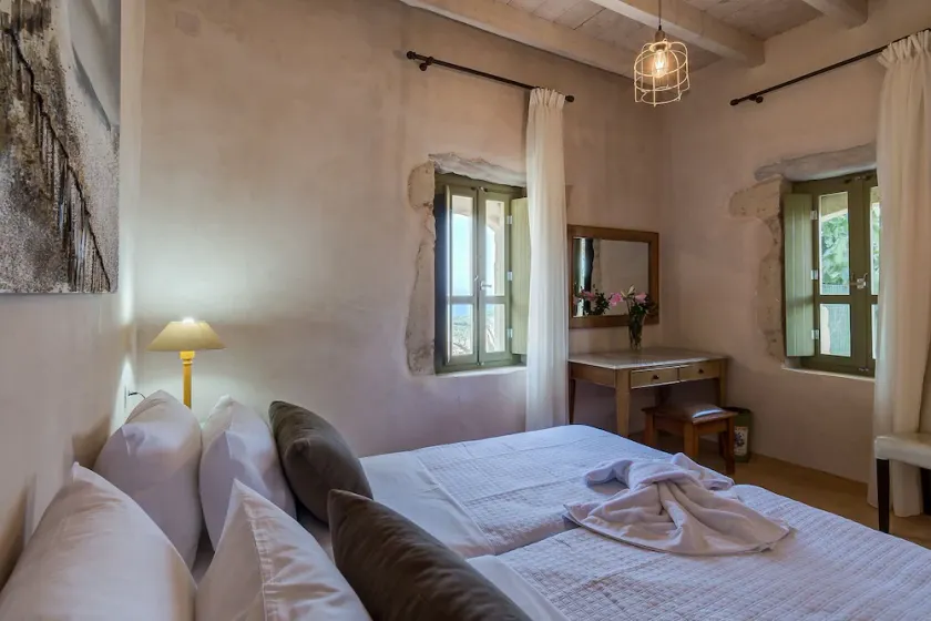 Traditional Stonebuilt Villa Leonanto with Heated Pool, only 5 Km from a Sandy Beach - Image 1