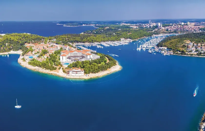 Beautiful Home in Pula With Wifi and 2 Bedrooms - Image 1