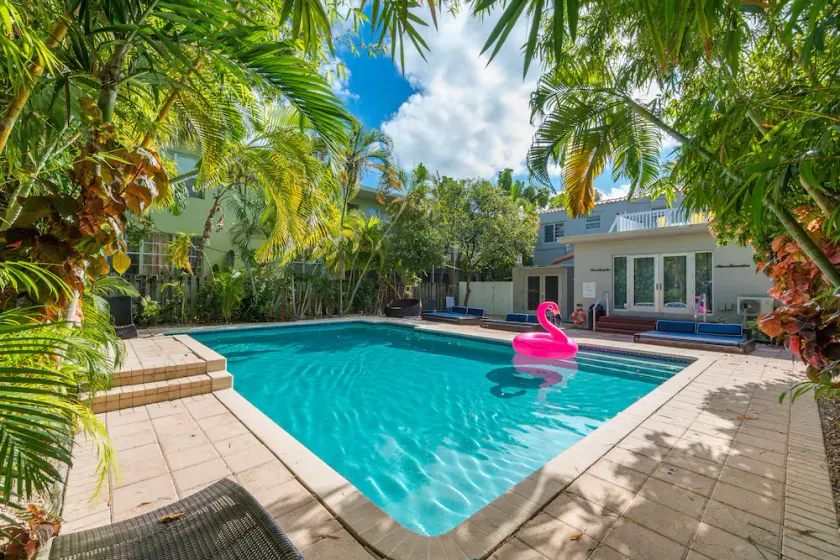 L'Etoile Apartments Part of the Oasis Casita Collection - Image 1