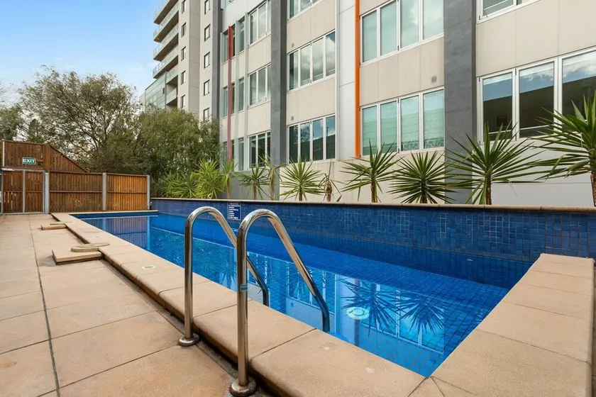 JOLI Opposite MCG and Botanical Gardens - Image 1