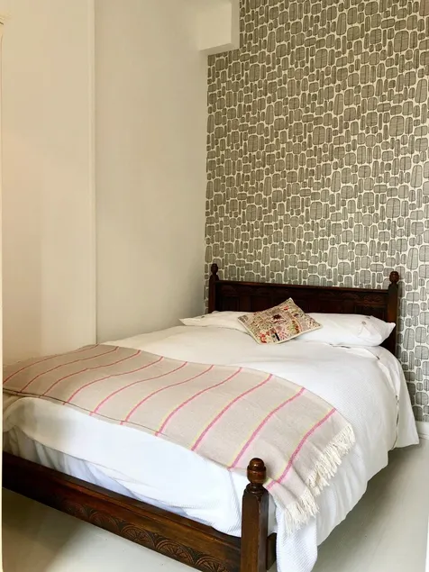 2 Bedroom Flat Near Leith - Image 1