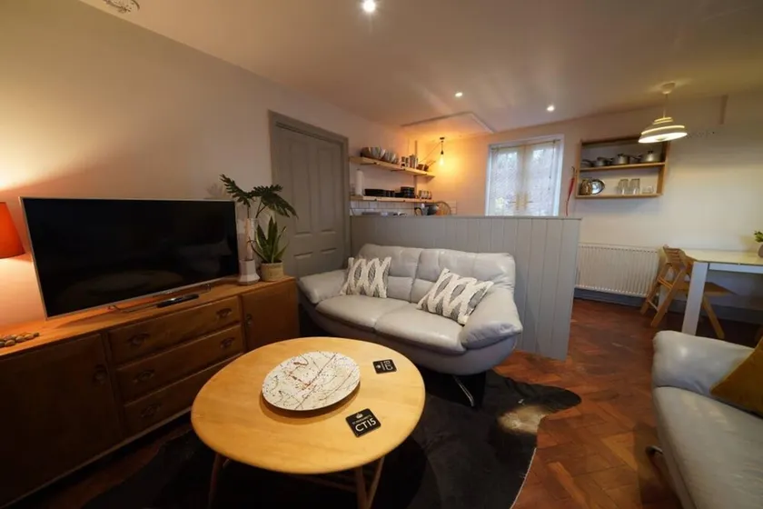 Stunning Coach House Apartment in Walmer Deal - Image 1