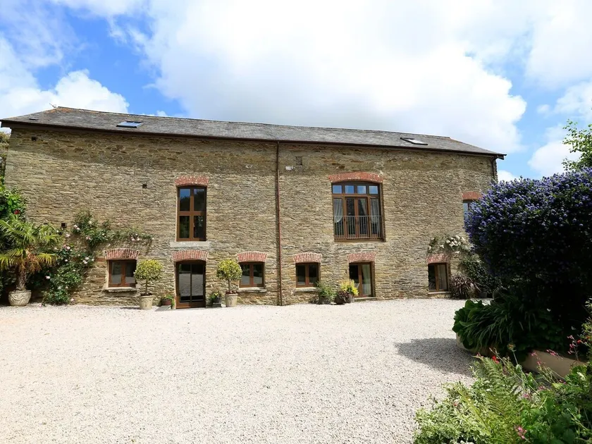 Easton Court - Large Character Barn Near Salcombe - Image 1