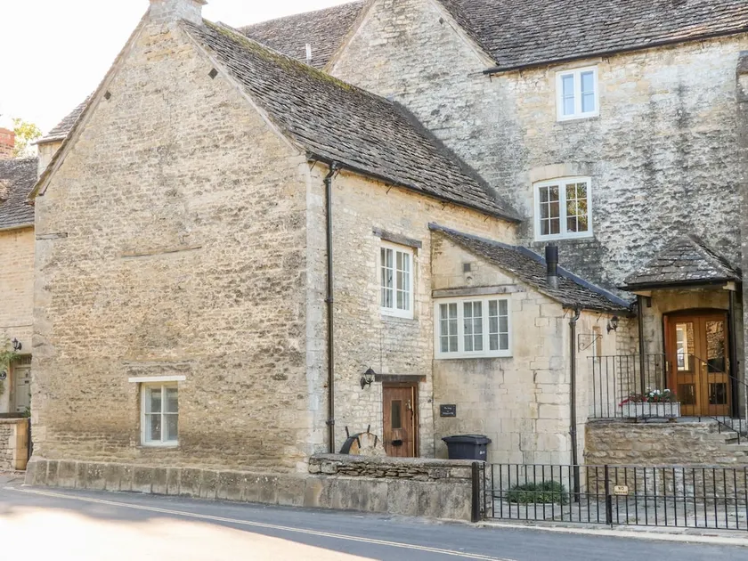 The Snug at Arlington Mill - Image 1