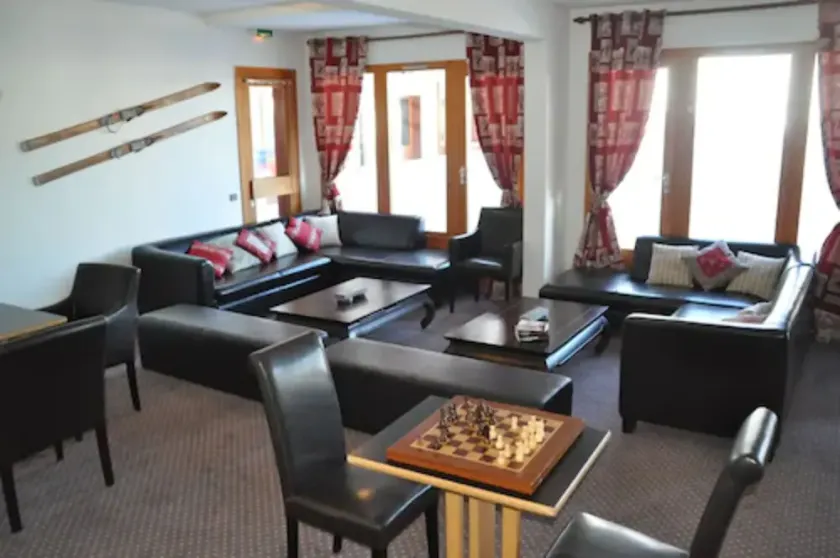 Chalet Hotel Rhododendrons - Image 1