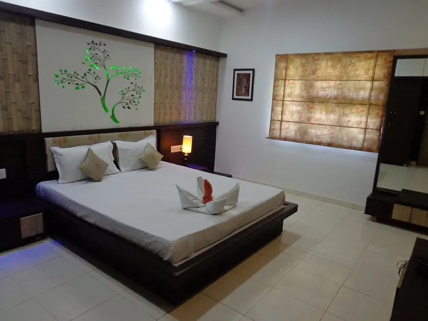 10 Blossoms Service Apartment - Image 1