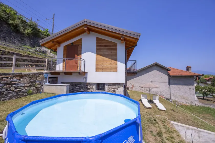 Lesa Country With Pool - Image 1