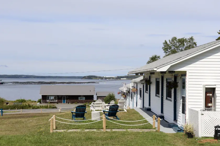 Friar’s Bay Inn And Cottages - Image 1