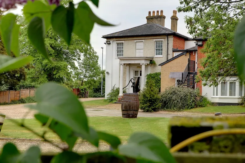 Best Western The Gatehouse Hotel - Image 1