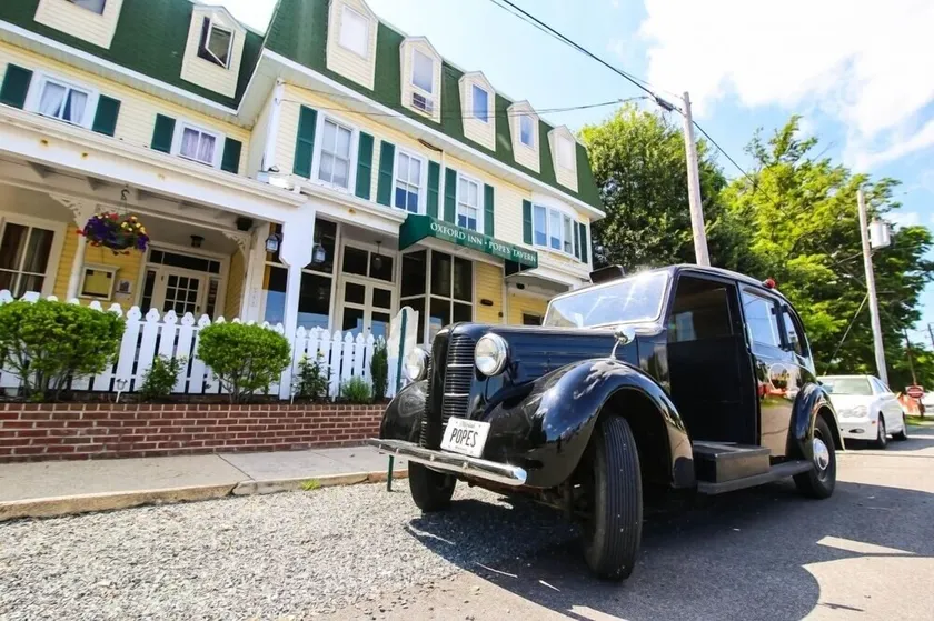 Oxford Inn - Image 1