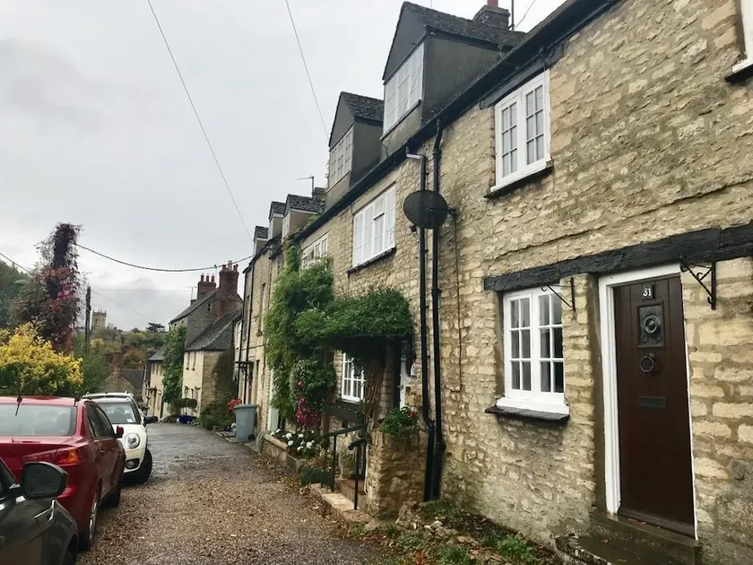 Manor Cottage - Image 1