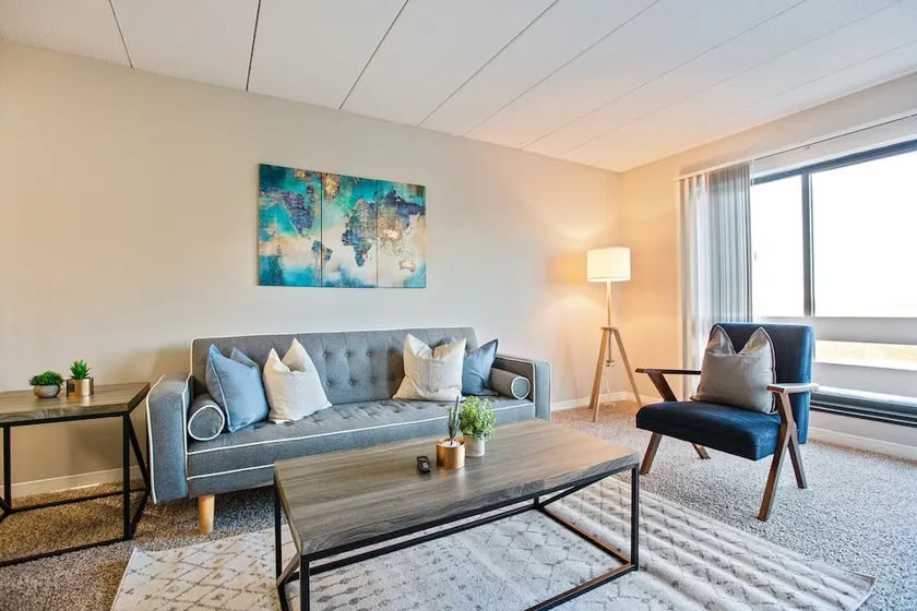 The Luxe Suites of Alexandria - Image 1
