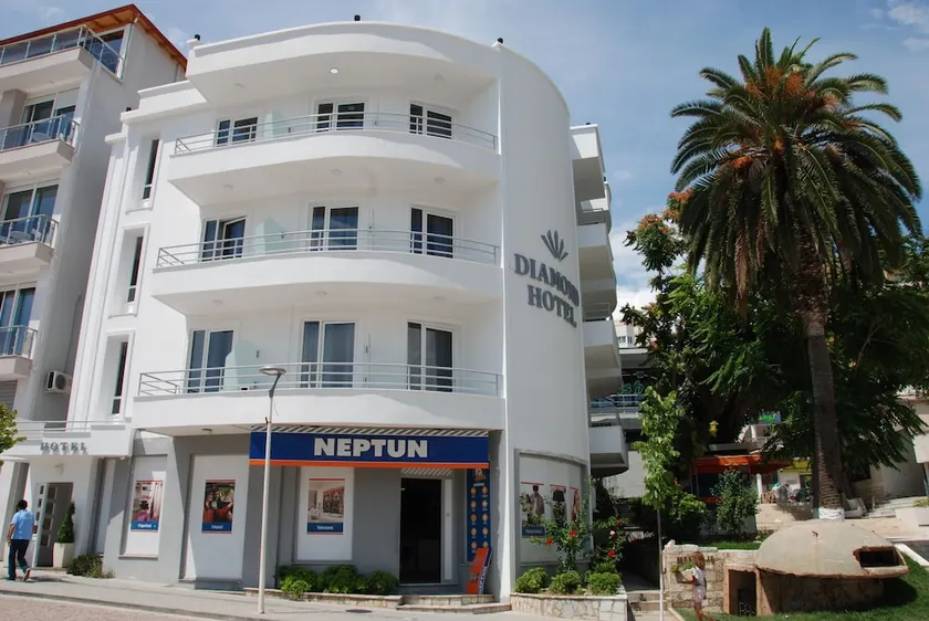 Hotel Diamond - Image 1