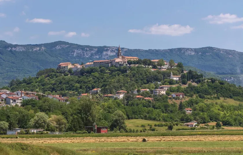 Awesome Home in Buzet With 3 Bedrooms, Wifi and Outdoor Swimming Pool - Image 1