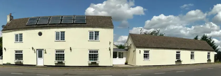 The Blackbirds Guesthouse - Image 1