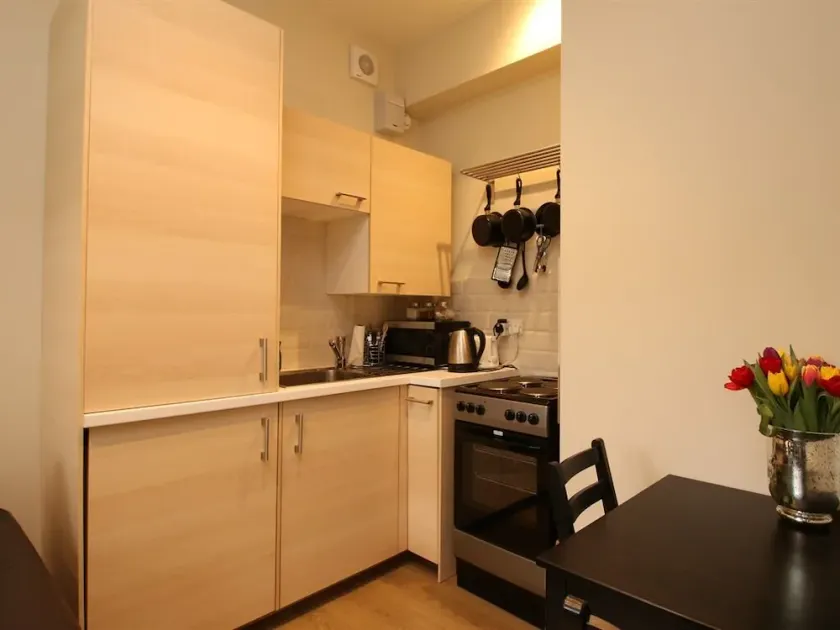 Hendford Apartments - Image 1