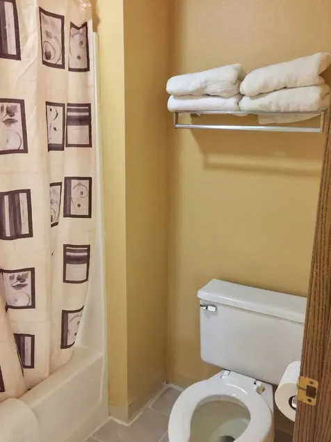 Atlanta Inn - Image 1