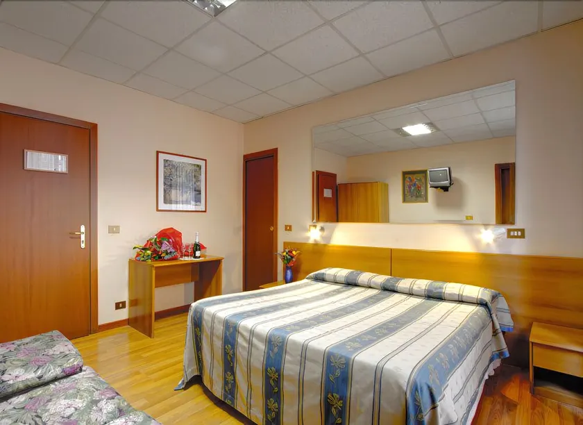 Hotel Urbis - Image 1