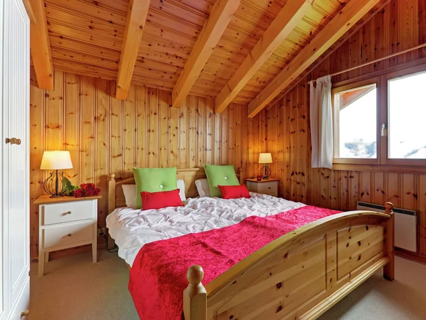 A luxurious 6 person chalet with superb view. - Image 1