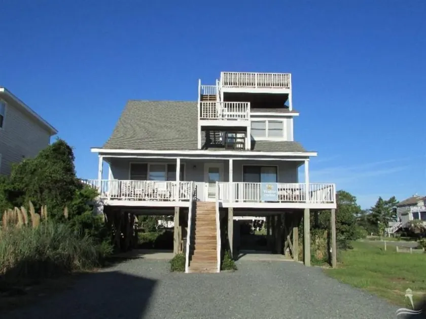 Yankee Traitor II - 4 Br Home - Image 1