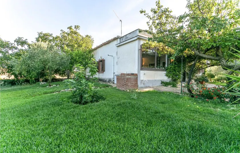 Awesome Home in Noto With 3 Bedrooms - Image 1