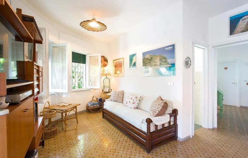 Stunning Home in Villa San Giovanni With 4 Bedrooms and Wifi - Image 1