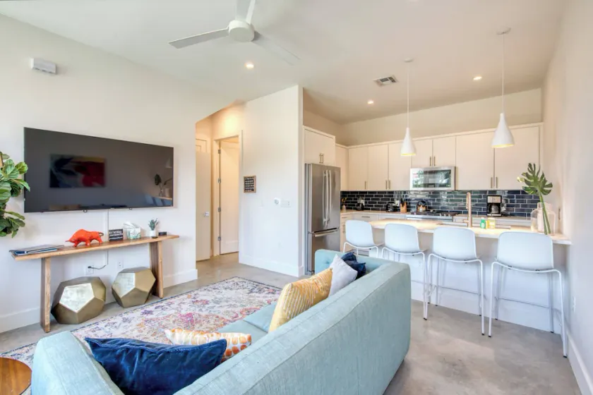 Austin Retreat - Unit B - Image 1