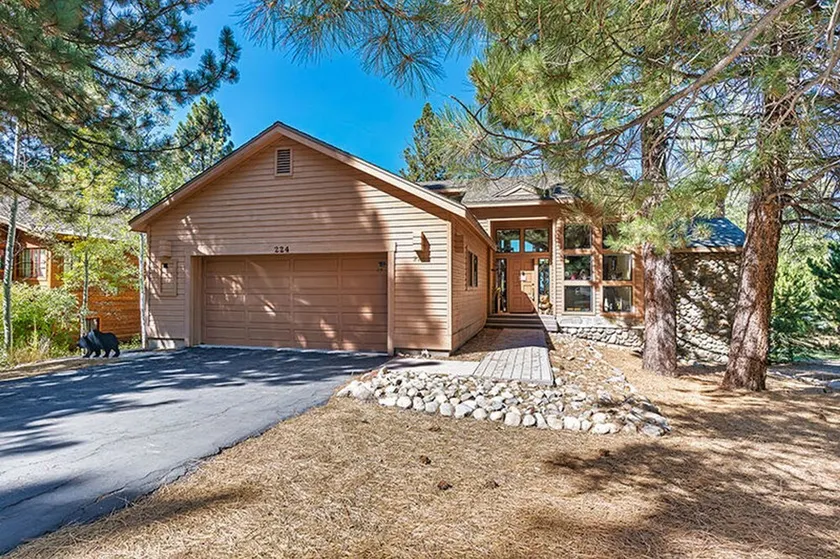 Bear Lodge on Basque Drive - Image 1