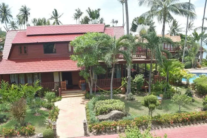 4 Bedroom Villa 4-30 seconds walk to the beach SDV025-By Samui Dream Villas - Image 1