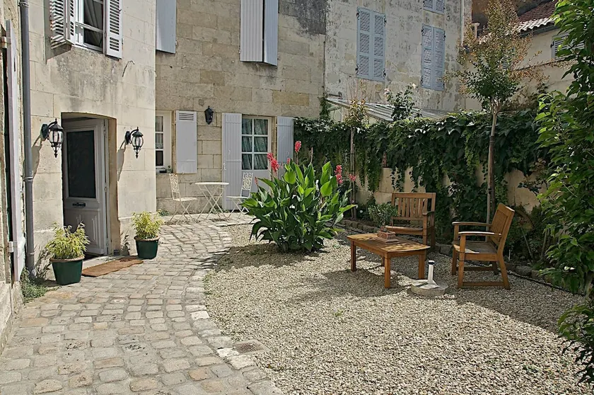 Chambres d'Hotes Bleynie-Ruine de Rome - Image 1