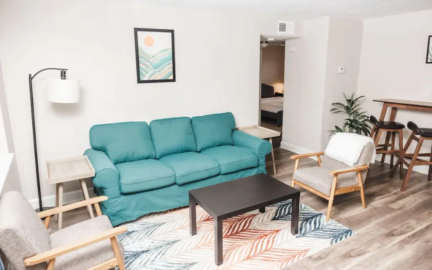 Inviting Weekend Getaway in Clayton With Pool - Image 1