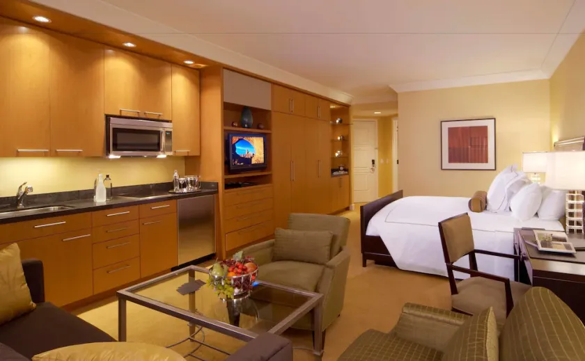 Paradise Bound Hotel & Resort - Image 1