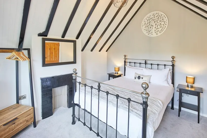 Host Stay Highmoor - Image 1