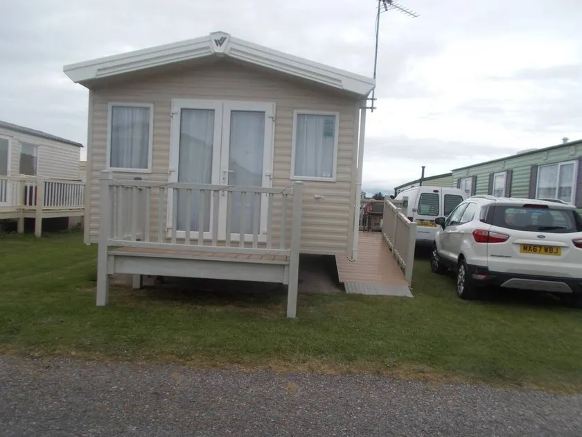 3 bed Caravan Abergel - Image 1
