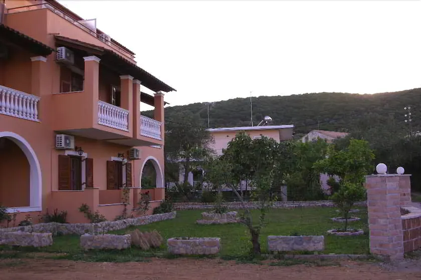 Vasso Apartments & Studios - Image 1