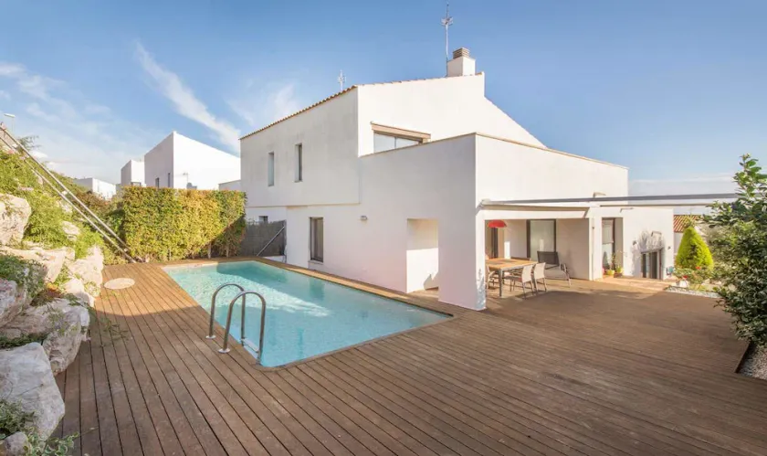 Salome House - Image 1